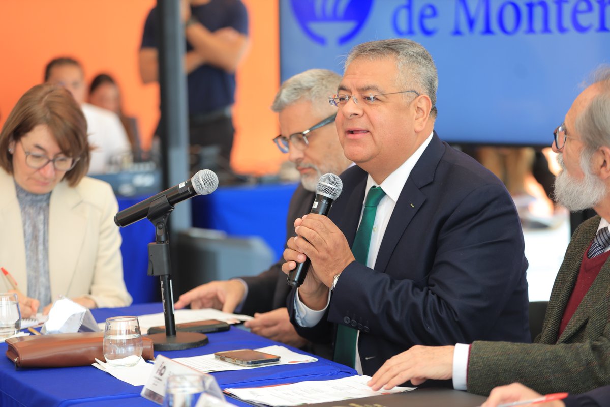 Tec_CSF's tweet photo. Nuestro campus fue sede de la sesión ordinaria del Clúster Universitario de Alto Nivel, un espacio de colaboración entre universidades, gobierno y sociedad civil para impulsar soluciones reales a los retos de nuestra ciudad. https://t.co/YazG2dhq1o
