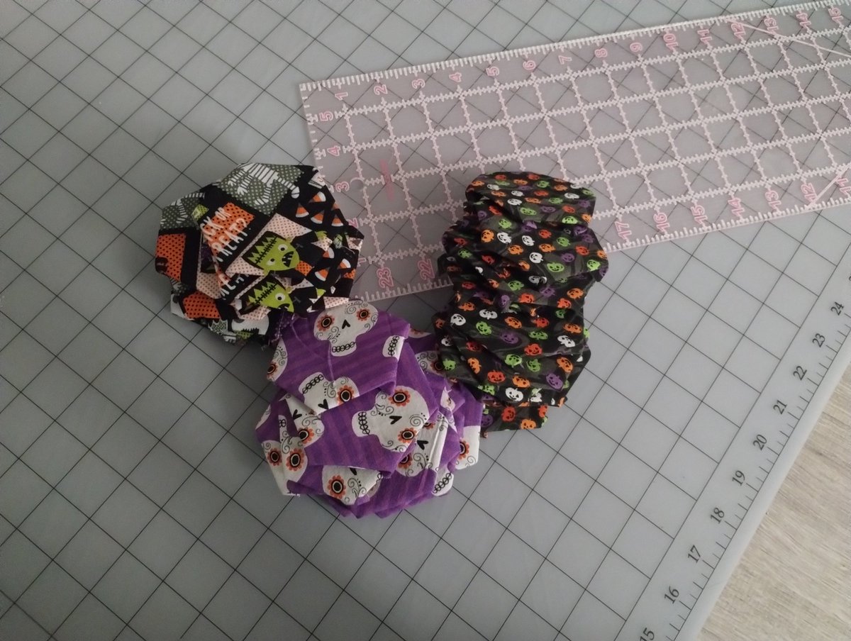 sellswordart's tweet photo. Getting things ready for a new bandana! https://t.co/CCwaxVIyLi
