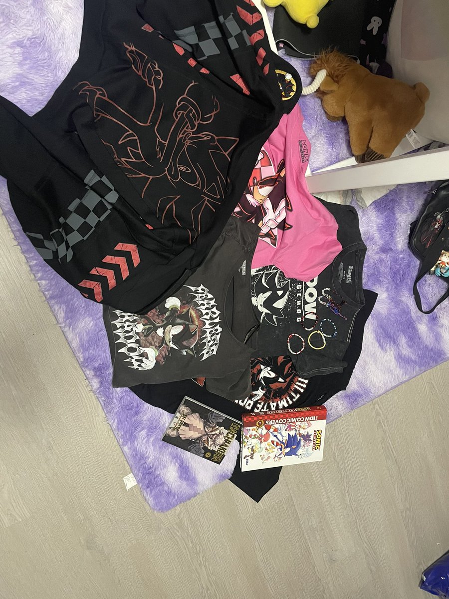 projectshadowzz's tweet image. here’s my haul c: celebrated my birthday early, but i’m going to cheesecake factory on the actual day and getting more guitar equipment C: 
second is the strap i got for my guitar, it’s a placeholder for now until i get a custom one made!! :D
