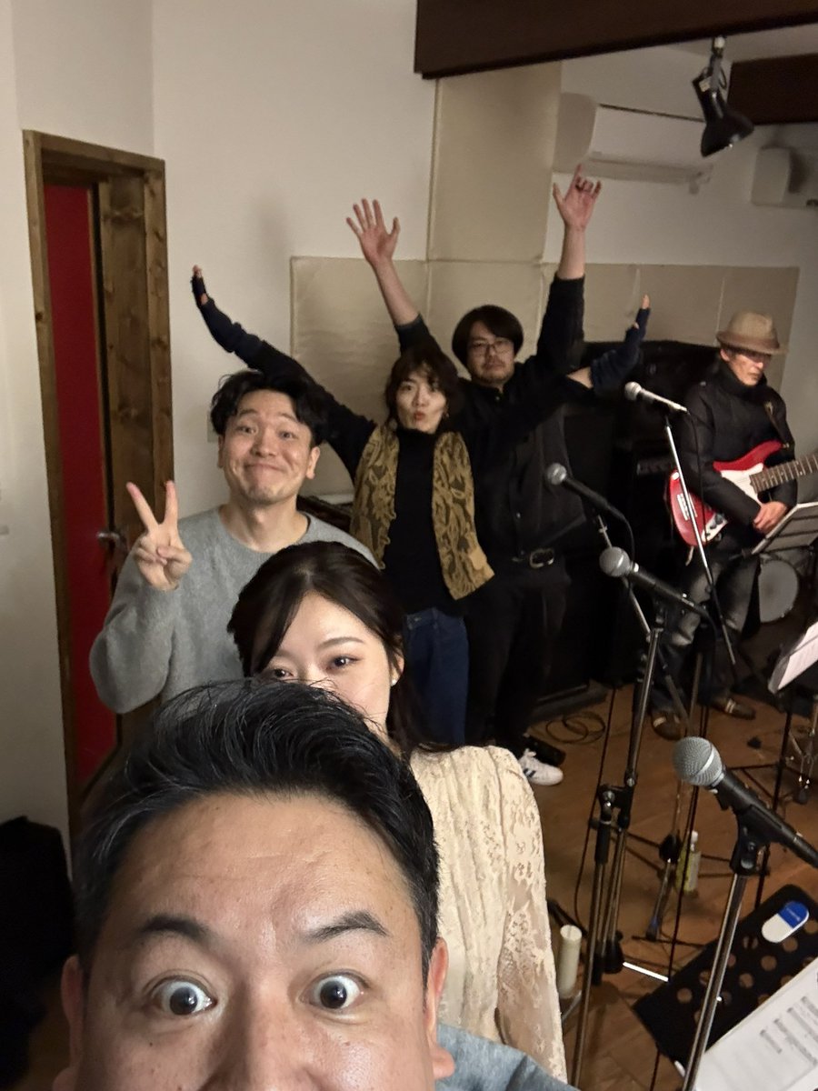 kuwabarataicho's tweet photo. 2/11福むすび歌謡祭に向けて…
福むすびオールスターズリハーサル
福井の音楽を愛するすごいメンバーです！ https://t.co/049rtPNJLc