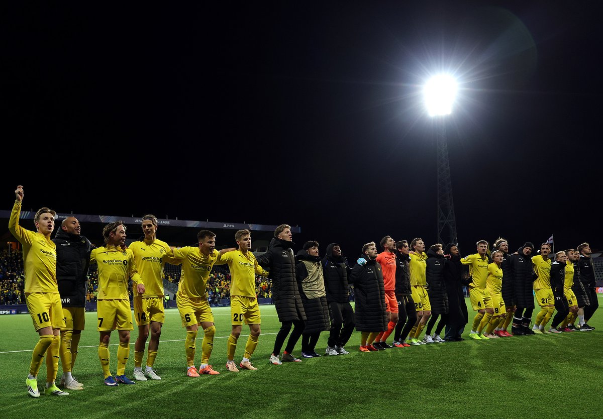 CGTNSportsScene's tweet photo. 🥶Artificial pitch, -9°C, debutants with nothing to lose. #ManCity’s stint in Norway turned into one of the BIGGEST #UCL upsets after 3-1 loss to #BodoGlimt.

🎯#Hogh nets twice to get 1st UCL win for Glimit
🔵City just 2 wins in 7 in 2026
⛔️#Haaland no open-play goal for a month https://t.co/Csv7yblMrG