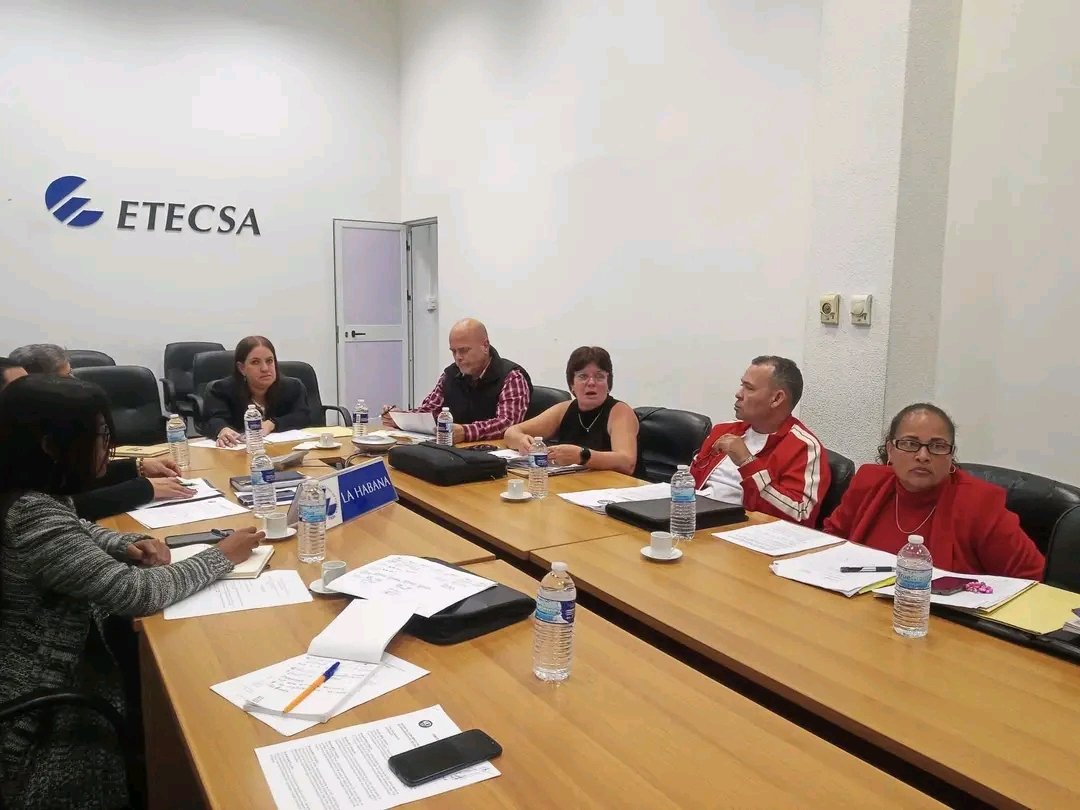 Este martes, sesionó el Secretariado Nacional de los #CDRCuba por videoconferencia, con la participación de los Coordinadores Provinciales.
#Cuba #CubaEstáFirme