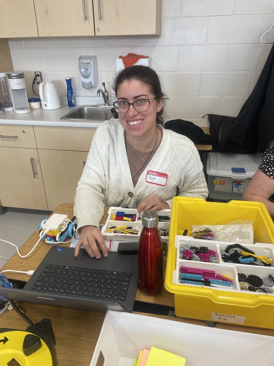 BHNCDSB French tweet media