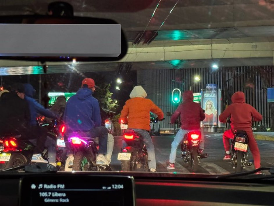 RaulGtzNR's tweet image. ¿Que es lo primero que piensas al ver esta imágen?