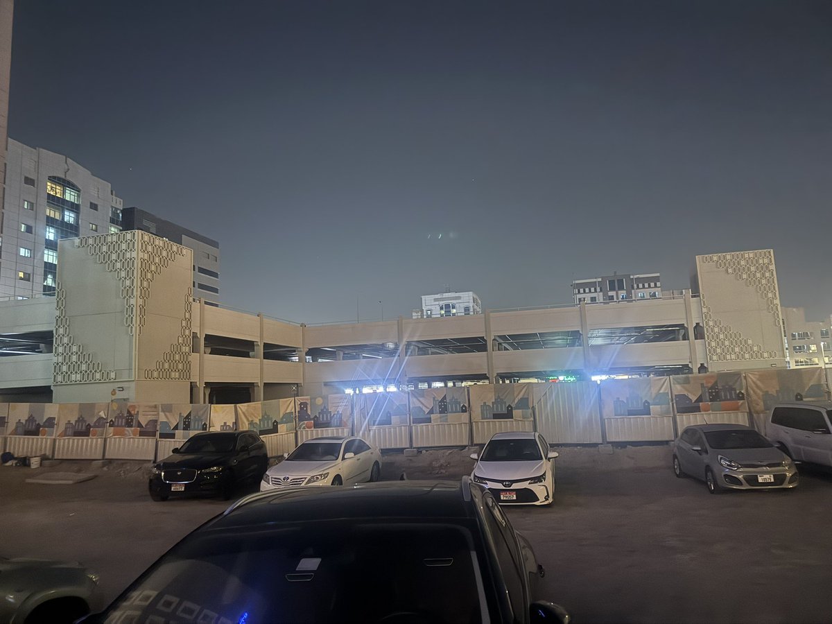 Doctor_SMI's tweet photo. @qmobilityuae too much of parking problem in Musaffah AbuDhabi &amp; the newly constructed multistory parkings are still in sleep mode ., pls relieve the distress in shabia atleast before Ramadan begins @AbuDhabi_ADM https://t.co/5RuXadZSfN