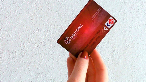 📢#BANDEC informa sobre tarjetas magnéticas💳

✅ Las tarjetas con fecha de vencimiento caducada📅 siguen funcionando.
-✅Pueden usarse en pagos electrónicos🤳 sin necesidad de reimpresión inmediata.
✅La medida busca evitar trámites innecesarios 🏦y asegurar transacciones ágiles