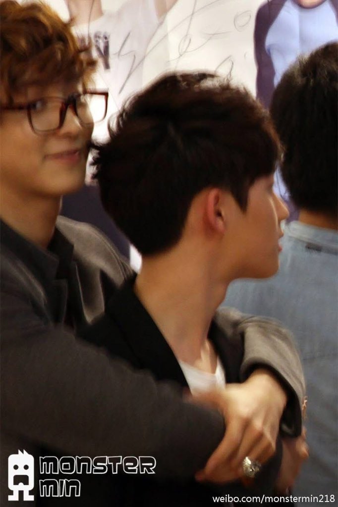 mostlychansoo's tweet photo. Who’s gonna tell 2012 Chanyeol that nobody is taking Kyungsoo away from him and they’ll still be by each other’s side until they grow older? https://t.co/BuLV5fVX4T