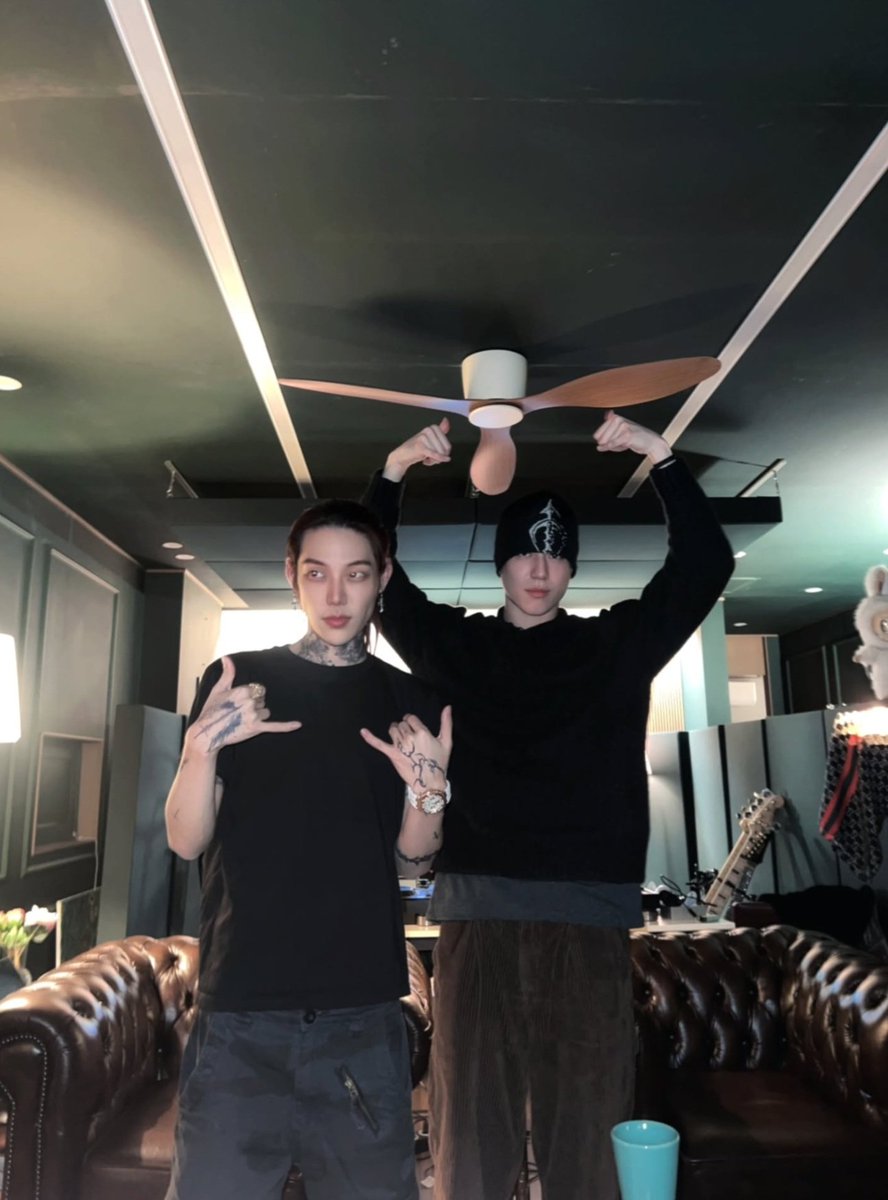 elcapitxxn's tweet image. 🖤 
with @yugyeom

#ELCAPITXN #엘캐피탄
#GOT7 #갓세븐 #유겸