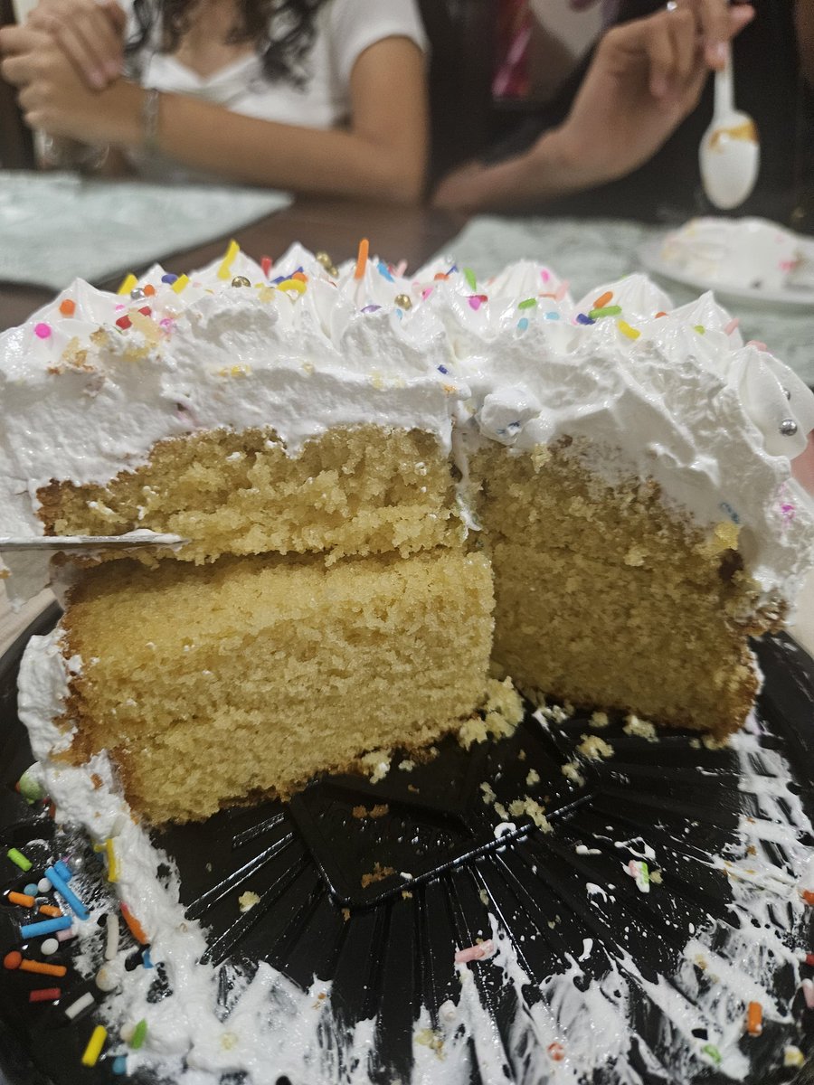 jenndelsalmo's tweet photo. Qué pasó con el relleno de manjar @SweetandCoffee del Mall del Sur? https://t.co/OCja6h3q6e