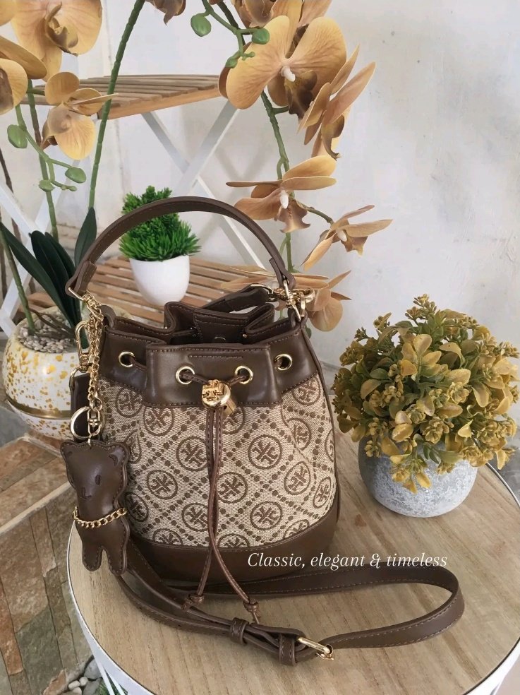 ermawlynr's tweet image. Palomino Manon Handbag
s.shopee.co.id/2B8n3Zfvcg?sha…

#racunshopee #shopeefashion #taswanita #palominobag