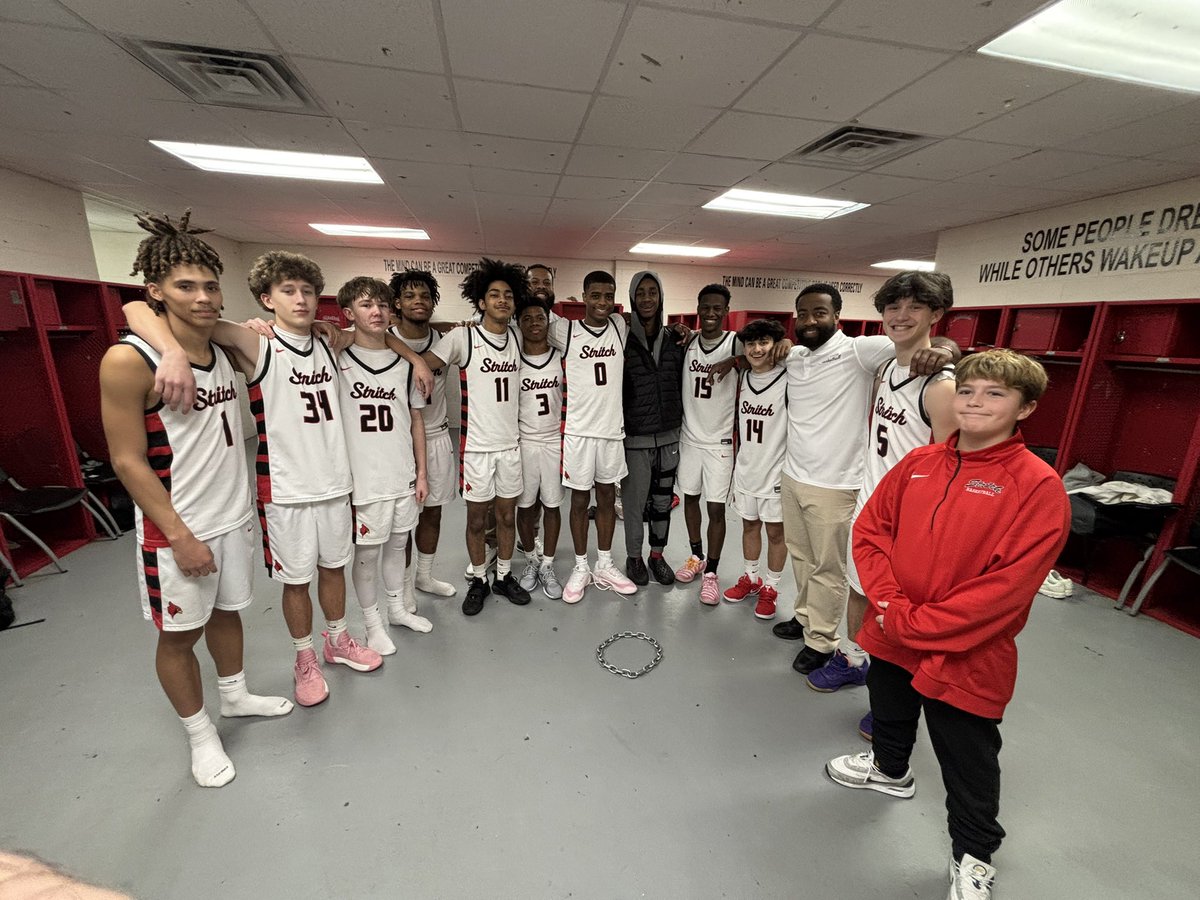 CoachShaun419's tweet photo. Great TEAM Win Tonight! Been Preaching Brotherhood, Family, Togetherness All Year…Tonight They Put It All Together
#LinksOfTheGame
💪🏾💯🏀 

Congratulations to My Boys Tonight!!
#LinksOfTheGame
#BeUnbreakable
#BloodSweatTears
#StritchBasketball https://t.co/FTYvscatwN
