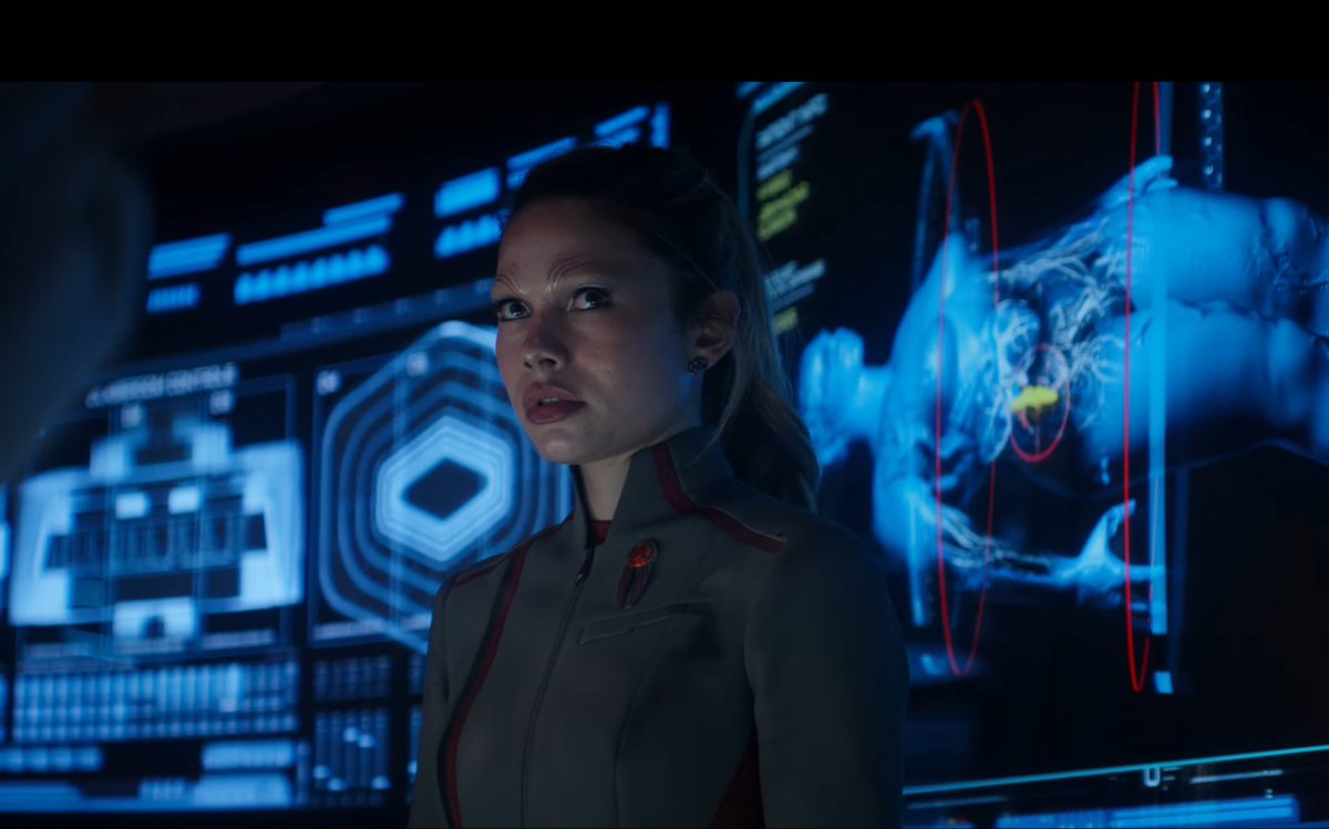 WriterRand's tweet image. Just finished #StarfleetAcademy   I could be happy the rest of my days drawing endless display screens for that show. Graphic design bliss.