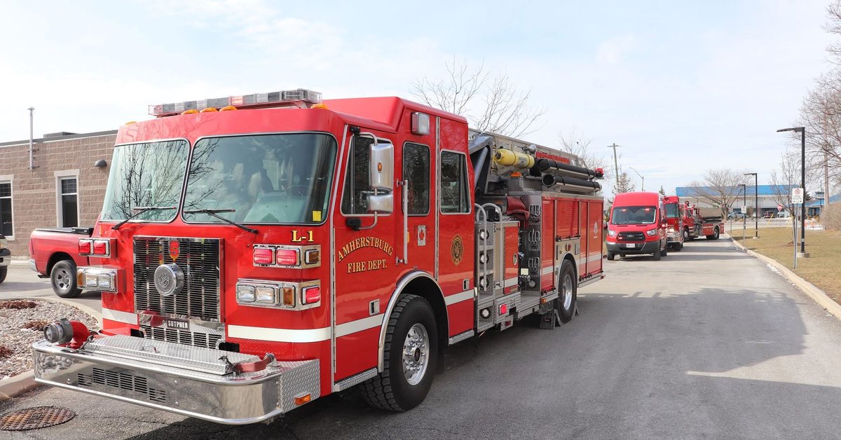 Five crews on the scene of a structure fire on Lakewood Drive. Please stay away from the area.