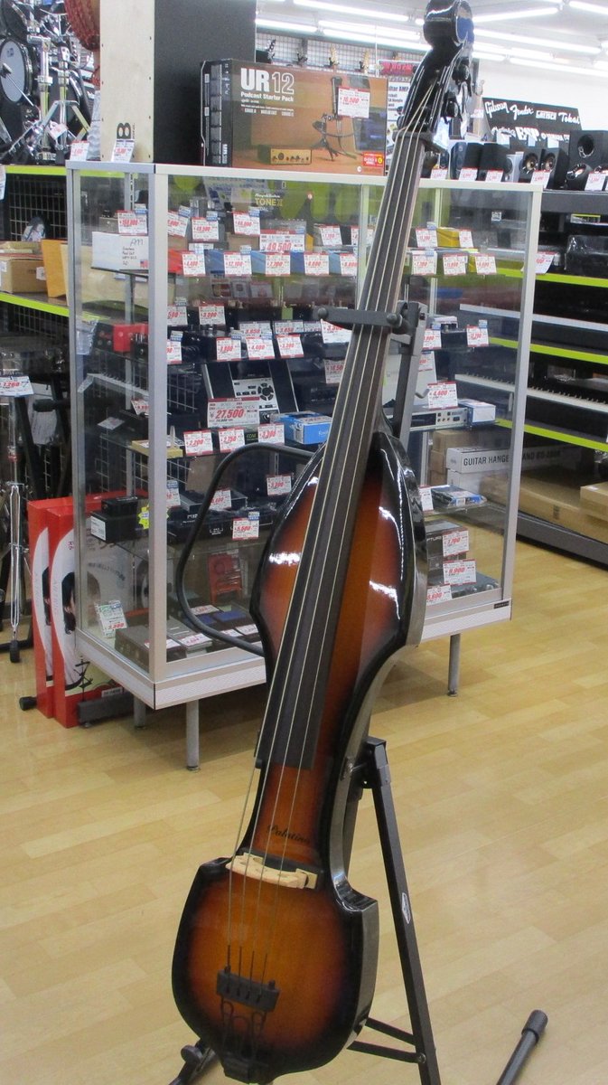 HARDOFFotsu's tweet photo. 【商品入荷情報】 本日ご紹介するのはコチラ✨PalatinoのエレクトリックアップライトベースVE-500🎻ヘッドフォン端子装備なので夜間での練習にも最適♪※ケースやスタンドは付属していません。
#ハードオフ #滋賀 #西大津 #Palatino #VE500 https://t.co/ZlLbQTQP0R