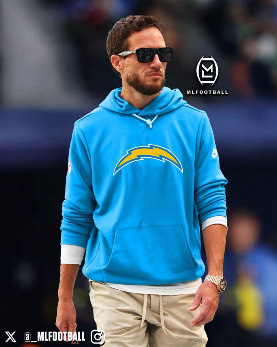 MLFootball's tweet photo. EXCLUSIVE FIRST LOOK:

Mike McDaniel as the Los Angeles #Chargers offensive coordinator.

McDaniel is one of the most innovative and creative offensive minds in the #NFL. Mike is 42 and was the #Dolphins HC. 

Justin Herbert in McDaniel’s offense will be special to watch.

👀👀👀 https://t.co/Qo694mQw9z
