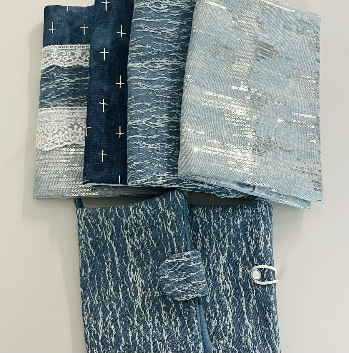 바다 북커버, 다이어리 커버 나눔폼 오픈 예정

일시 : 2026년 1월 22일 오후 7시~
- 북커버 4종, 다이어리커버 2종 1개씩 총 6개
- 1인당 1개 신청 제한
- 배송비 부담 필요 (GS 반값택배)
- 양도 및 재판매 금지

witchform.com/deposit_form.p…