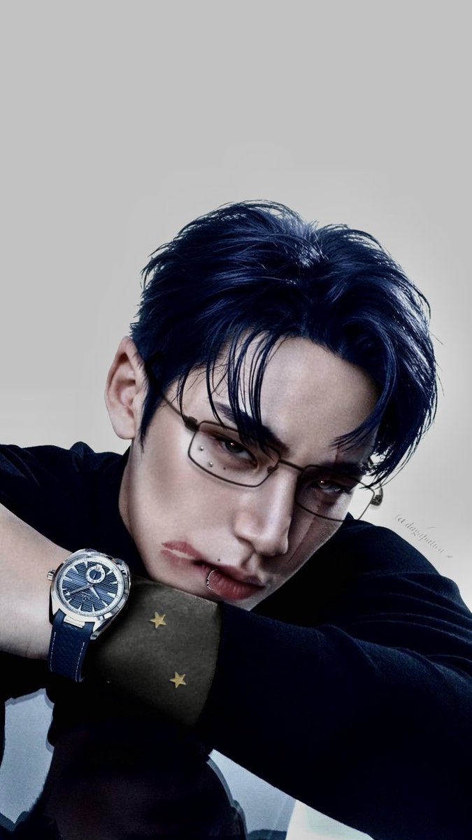 dagapatica's tweet image. Every time I try to pray you away, you got me on my knees.