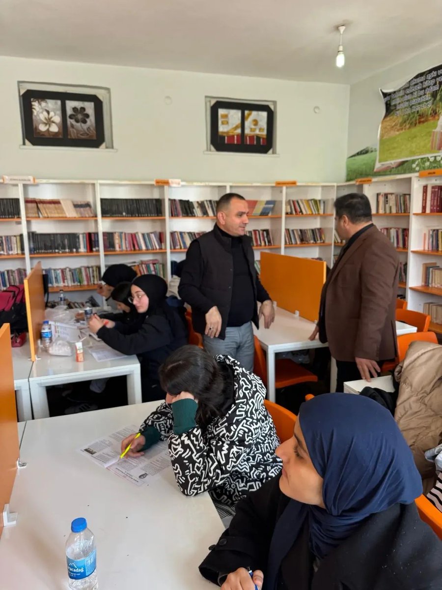 midyatilcemem's tweet photo. İlçe Milli Eğitim Müdürümüz Sayın Abdurrahim Demir, YKS hazırlık   çalışmaları kapsamında @aziz_onen ve @MidyatAL  tarafından yürütülen kamp programlarını ziyaret etti. 
@tcmeb @Yusuf__Tekin
@mardinilmem
@midyatkaymakam https://t.co/7slGtu2Qew