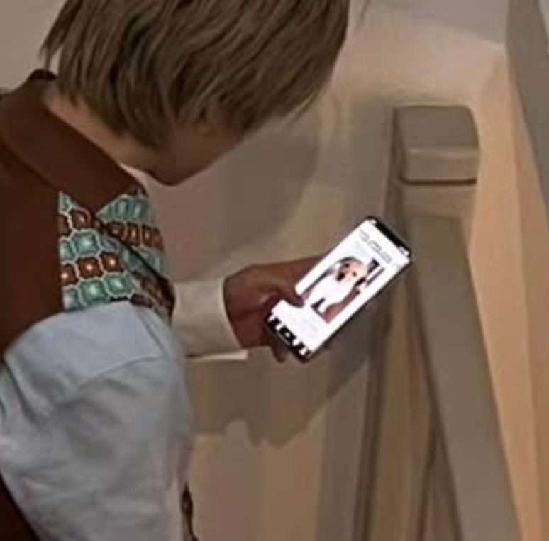 JIMIN WATCHING DOG VIDEOS ON TIKTOK 😭😭😭😭😭😭