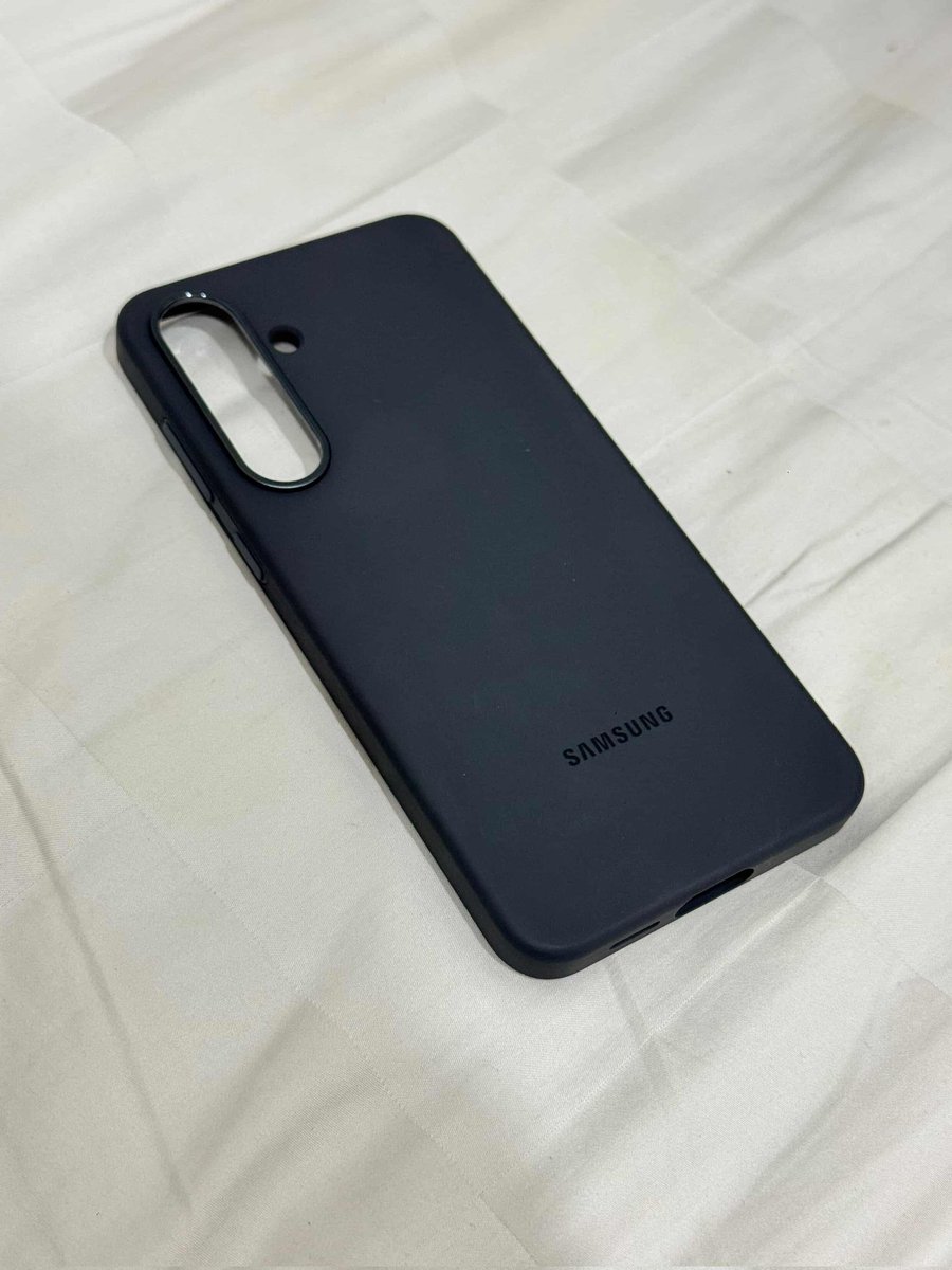 origlazed's tweet photo. WTS Samsung Galaxy S25 FE warna Hitam varian 8/256 GB. Kondisi sangat mulus seperti baru karena pemakaian baru berjalan sekitar 2 minggu. 

Kondisi &amp; Spesifikasi:
• Fisik: 100% Mulus (Like New), tidak ada lecet atau dent.
• Mesin &amp; Fungsi: 100% Normal, No Minus. https://t.co/H4H4Hk8glB