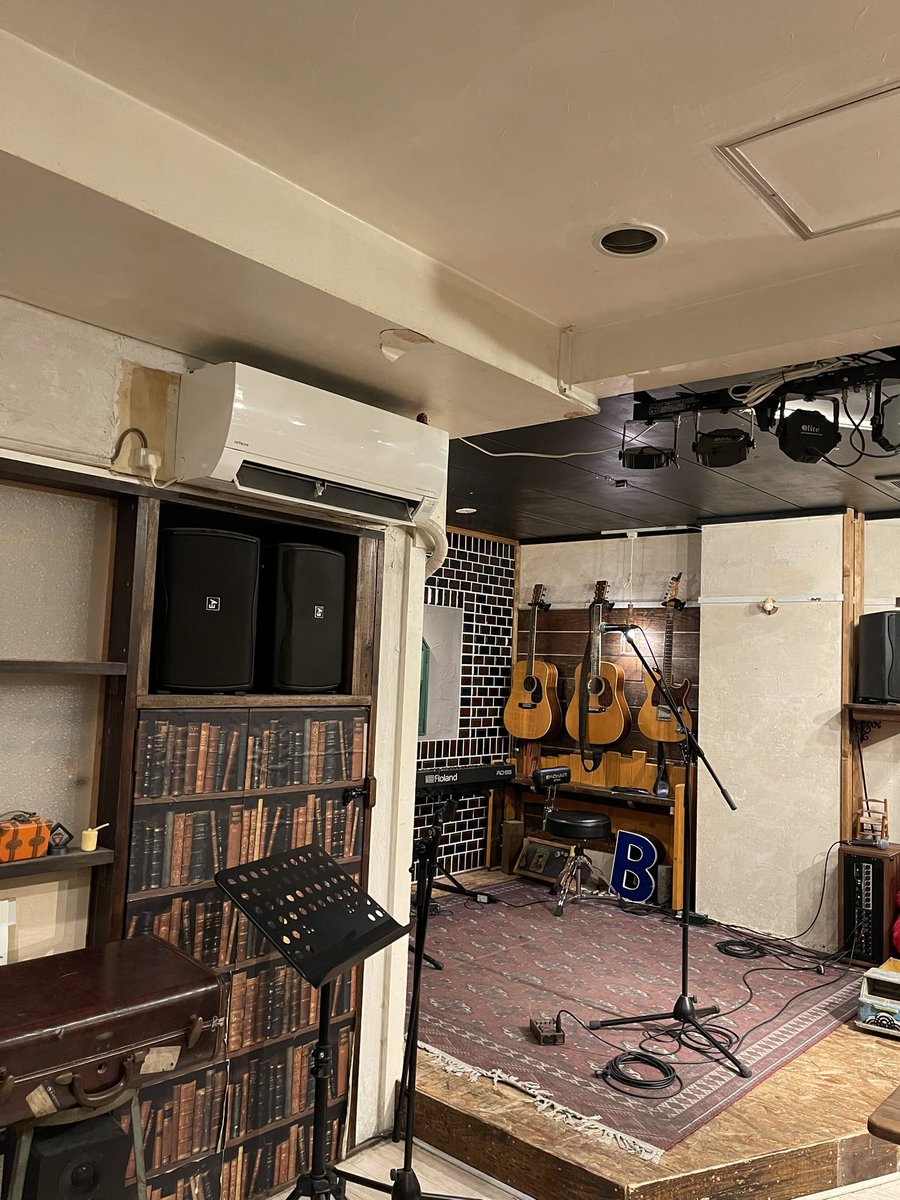 さぁ今夜はライブですぞ