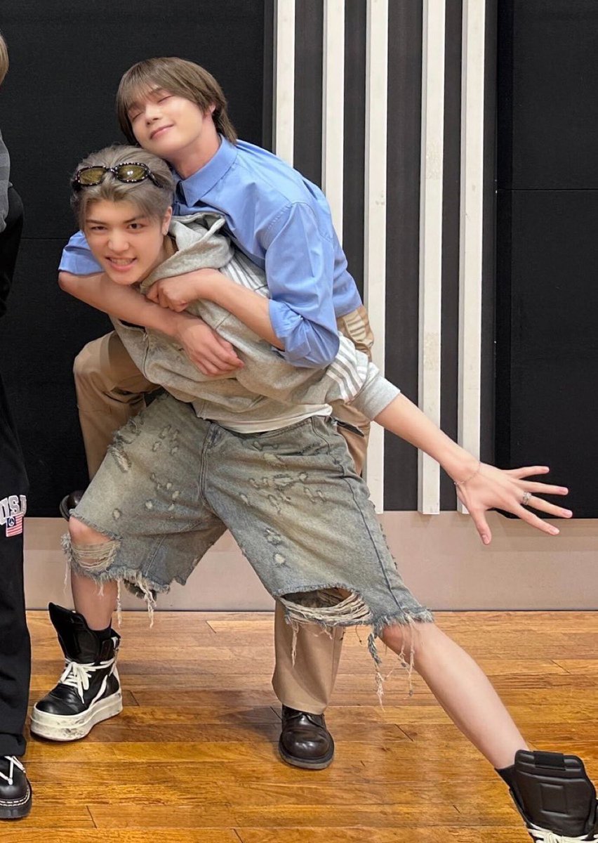 케이<<< 앤팀의장남이지만동생들에게마구업힘 ㅋㅋㅋㅋㅋ