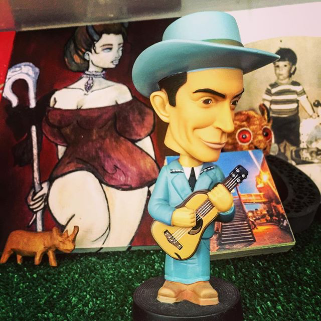 DelRayCross's tweet image. ANACHRONIZM MMMMCMXLIX - Geeks Like Us
a poem by Del Ray Cross
posted to the Anachronizms blog on 1/16/2026

anachronizms.blogspot.com/2026/01/mmmmcm…

youtu.be/-tN8M2etyuM?si…