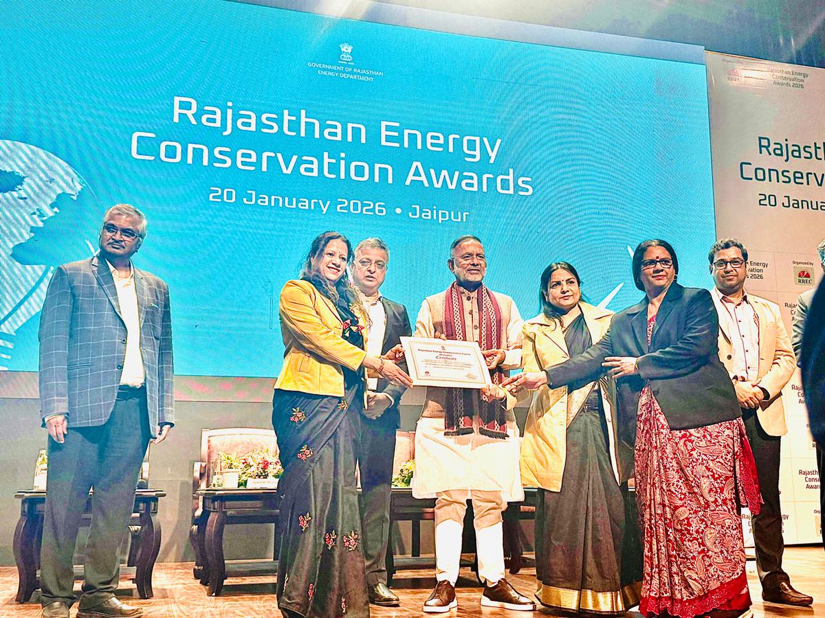 ssjsmm's tweet photo. Thrilled to receive the Energy Conservation Award on behalf of SSJSPGMM! 🏆 Our Energy Club's commitment to sustainability is paying off. Let’s continue to lead the way in energy efficiency! ⚡🍃 https://t.co/fk3x8Onoe5