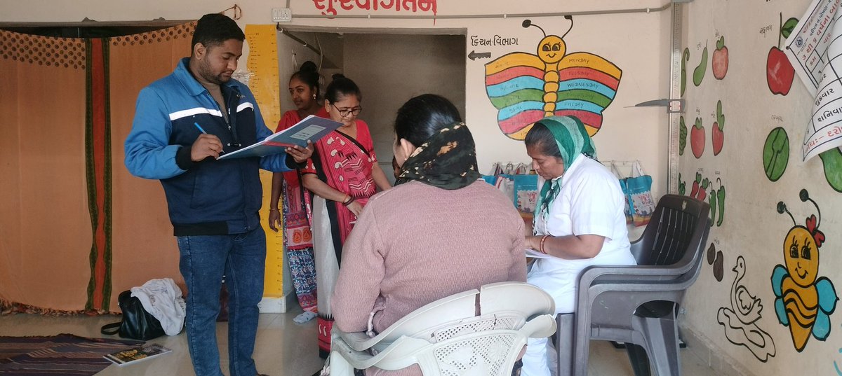 આજ રોજ AAM માળીયા 1 ni anganvadi 11 માં મમતા દિવસ યોજવામાં આવેલ જેમાં બાળકોનું રસીકરણ, ANC  pnc નું ચેકઅપ તથા કિશોરી નું ચેકઅપ કરવામાં આવ્યું.<a href="/TeamHealthMalia/">Team Health Malia_Junagadh</a> <a href="/BhanduriPhc/">PHCBhanduri_MaliyaHatina</a>