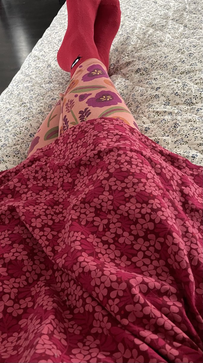 Arī slimības gultā smukas #štātes .