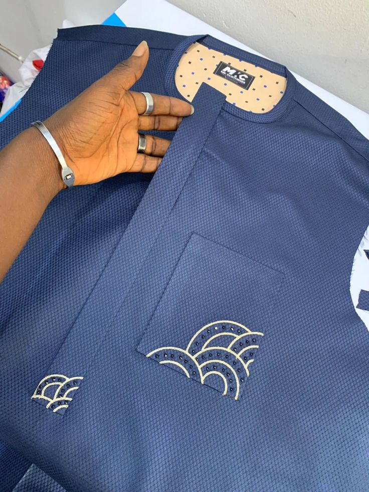 olamide_j26's tweet photo. ✂️🧵 Fashion Designer
We bring your clothing ideas to life
👔 Senator | 👕 Shirts | 👖 Trousers | 👘 Native wears
✔️ Clean stitches | Perfect fit | Timely delivery
📲 Orders: WhatsApp below https://t.co/qJcV4qoVPu