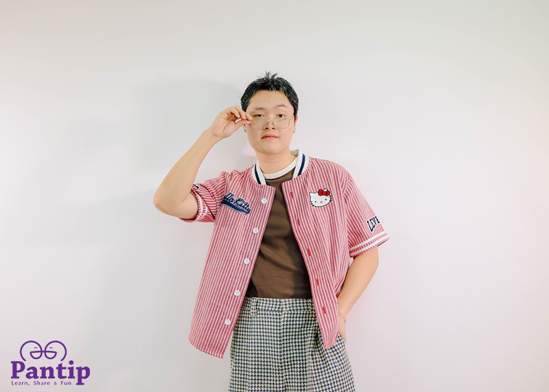 Pantip1996's tweet image. LUSS กลับมาเยือนพันทิปอีกครั้ง ในซิงเกิล Sugar Free เพลงเฮลตี้แต่สุดจะเซ็กซี่ ที่คงความเป็น LUSS ได้อยู่หมัด บอกเลยสำหรับแฟนๆ ของ LUSS ห้ามพลาด บทสัมภาษณ์นี้ 🍬🥗

📍 อ่านกระทู้ pantip.com/s/DoBgv

#LUSS
#SugarFree
#XOXOentertainment 
#Pantip
