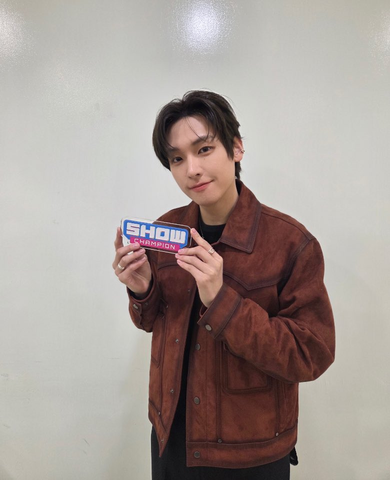 얘들아 진짜 병원은 바로바로 가라.
#인성 의 #MuteisOff 듣고
한 달 전부터 가슴 통증 엄청 심했는데
그냥 금방 괜찮아질 거 같아서 계속 내버려두다가
오늘 낮에 병원 갔다 왔음
근데 의사 선생님이 왜 이제 왔냐면서
지금 가슴에 #인성 이 들어있댄다.。•

#쇼챔피언