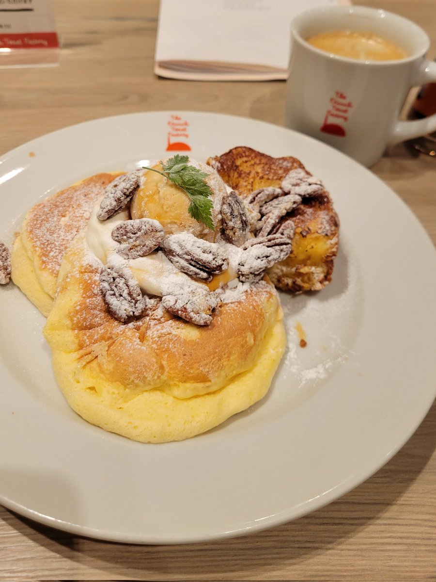 waaaaaa_sub's tweet photo. 最近の甘いものたち https://t.co/BTfCbtiagC