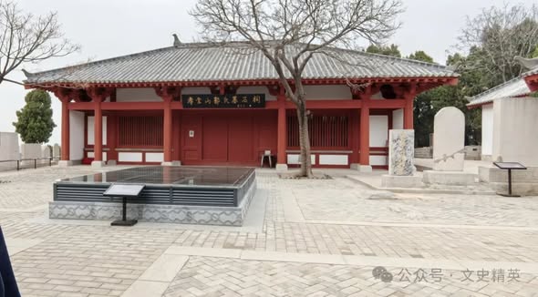 nngmng68278452's tweet image. At the top of Xiaotang Mountain, south of Xiaoli Town in #Changqing District, stands the earliest existing #stone-built and stone-carved house structure in China.