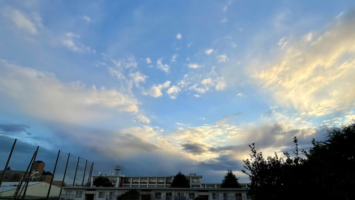 今日もおつかれさま

#写真好きな人と繋がりたい #空 #夕焼け