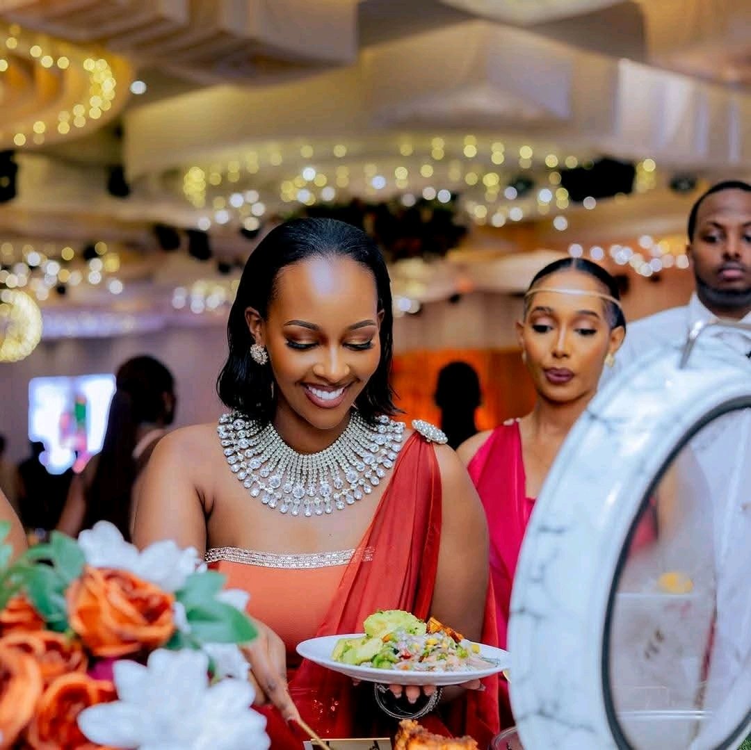Umushanana ubereye umunyarwanda kazi 🇷🇼 ♥️ 🇷🇼 
Ni Muberwe bakobwa B'urwanda 🇷🇼

Rwanda is beautiful ❤️
Girls is beautiful ❤️