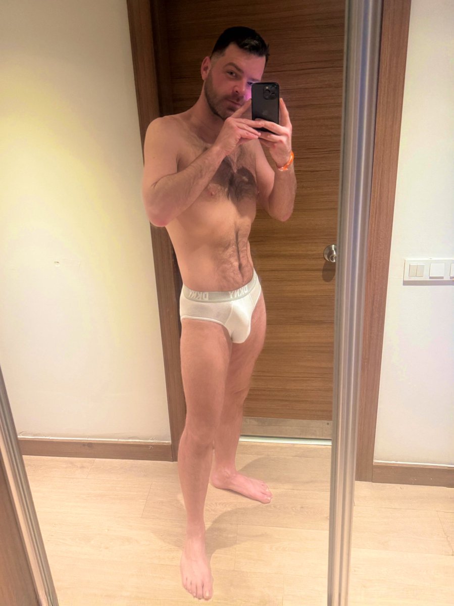 Taylor London tweet media