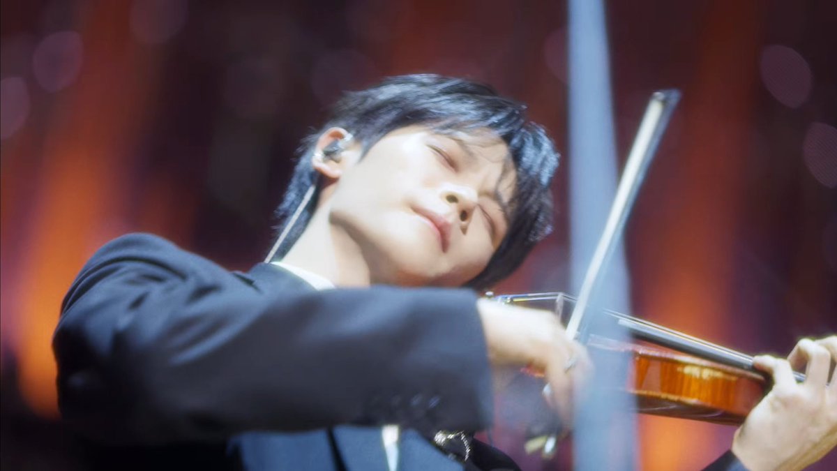 진짜 취향한번 솔찍한건 아는 데 진짜 저는 이런 구도의 예차니 사진이나 영상을 좋아하다 못해 사랑해요...