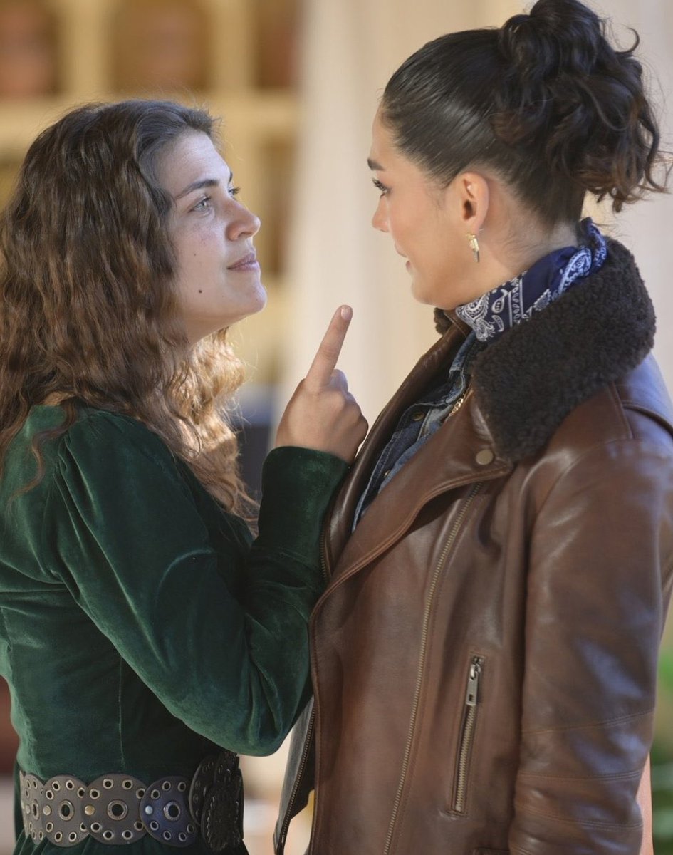 _isssren's tweet image. يلدز قريباً بتربّي لنا عشيقة يلدرم وخرّيجة النوادي الليليه شاطئ اسطنبول ..
#HalefKöklerinÇağrısı