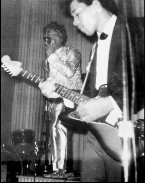 SVG__Collection's tweet image. Before fame, Jimi Hendrix played backup guitar for Little Richard—but was fired for “showing off” and playing too wildly behind the singer.