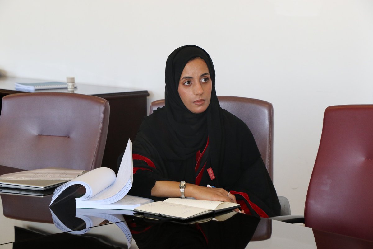 كلية الحقوق tweet media