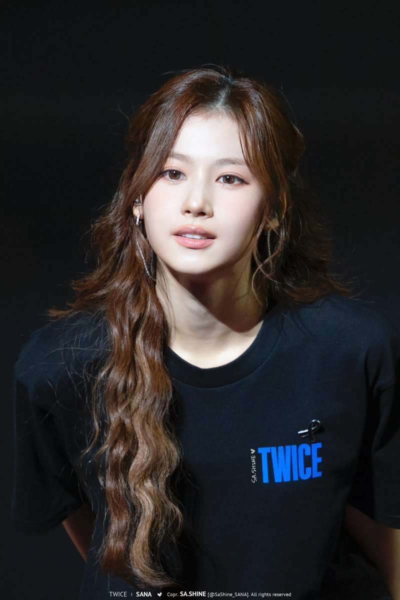 SaShine_SANA's tweet image. 251206 THIS IS FOR IN HONG KONG D1

👶🏻💕

#트와이스 #사나 #TWICE #SANA #サナ