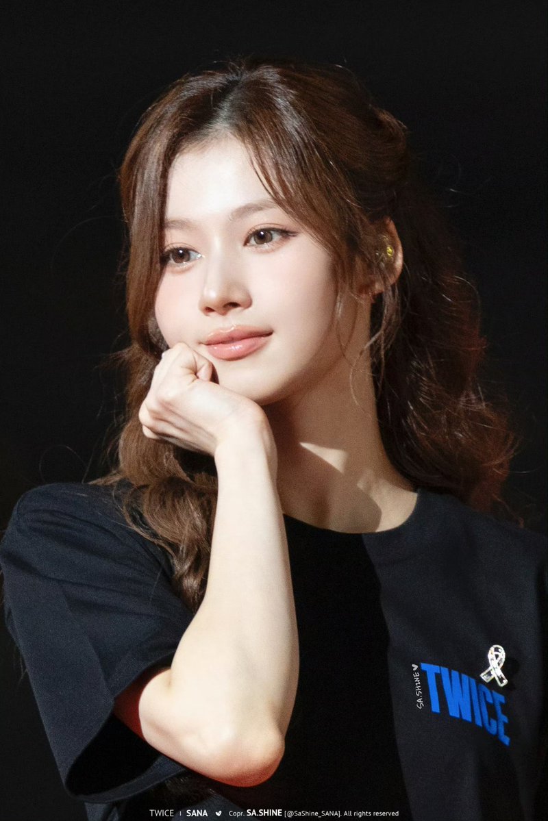 SaShine_SANA's tweet image. 251206 THIS IS FOR IN HONG KONG D1

👶🏻💕

#트와이스 #사나 #TWICE #SANA #サナ