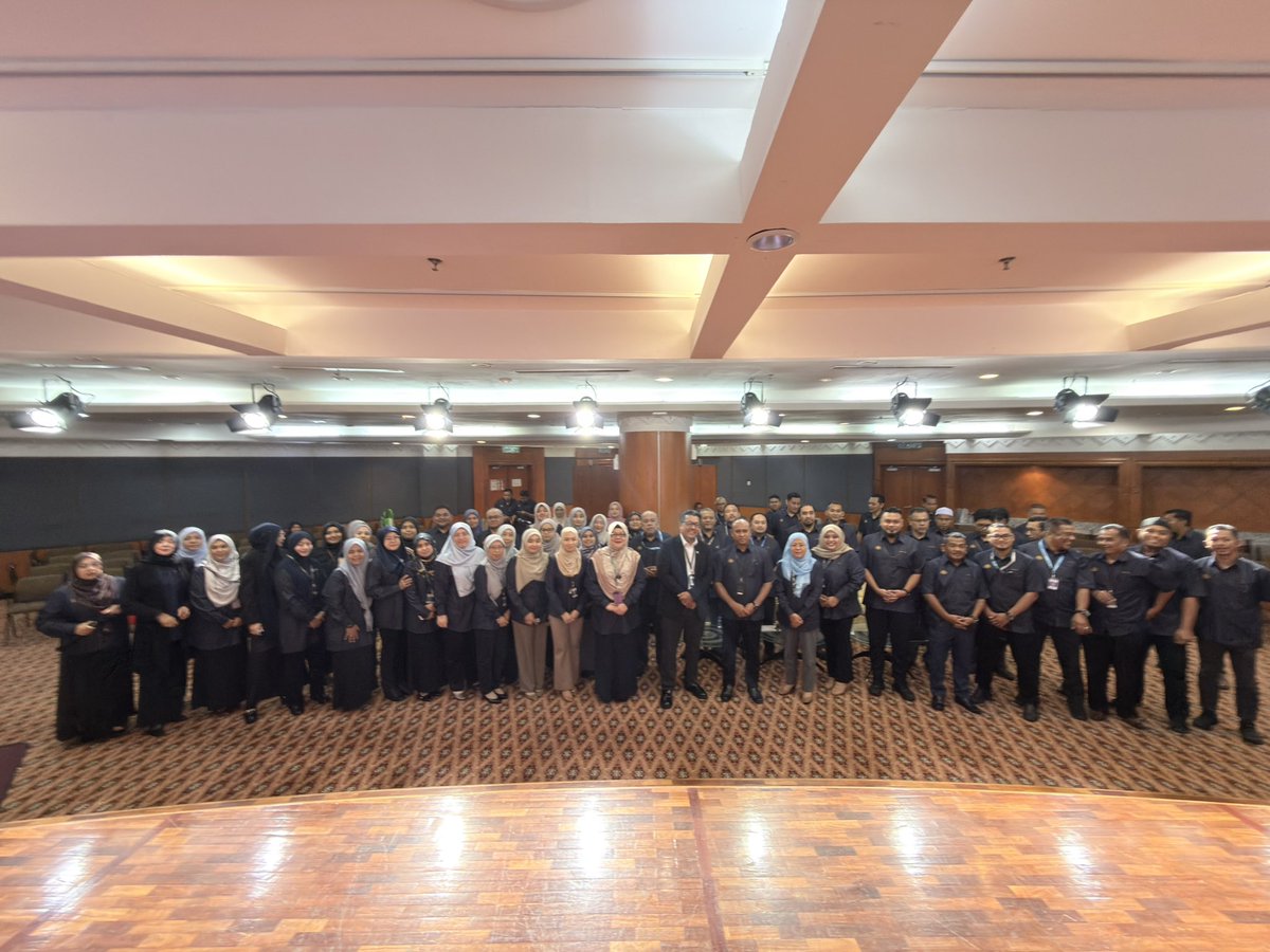 BKSF_JPM's tweet photo. Taklimat Perancangan Tahun 2026 Bahagian Kawal Selia FELDA, Jabatan Perdana Menteri https://t.co/SXecCljlFy