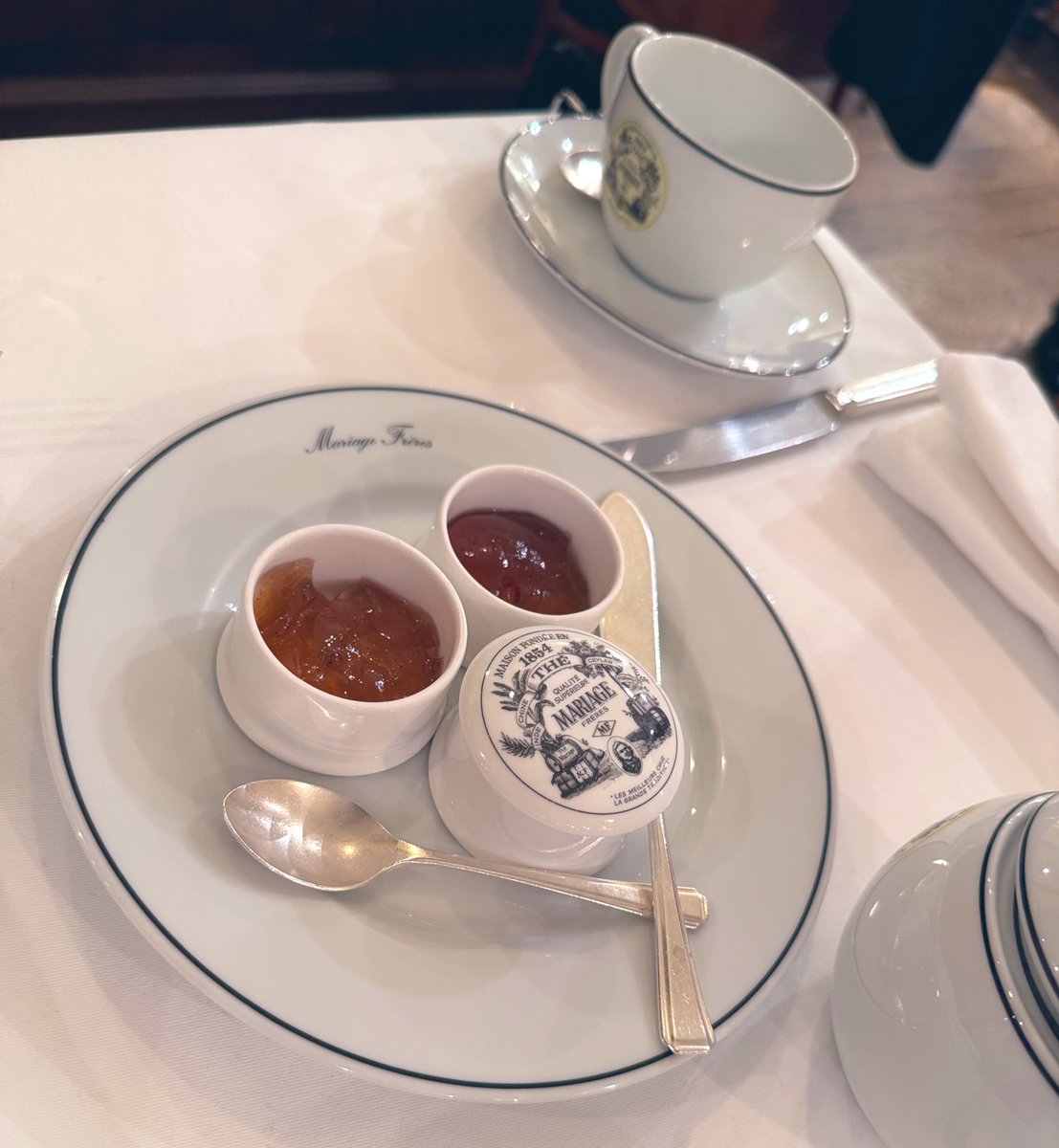 ボーカルのまりちゃんとランチからの
アフタヌーンティー🫖
楽しかったぁ✨
やっぱりマリアージュフレールの紅茶すごく美味しい☕︎