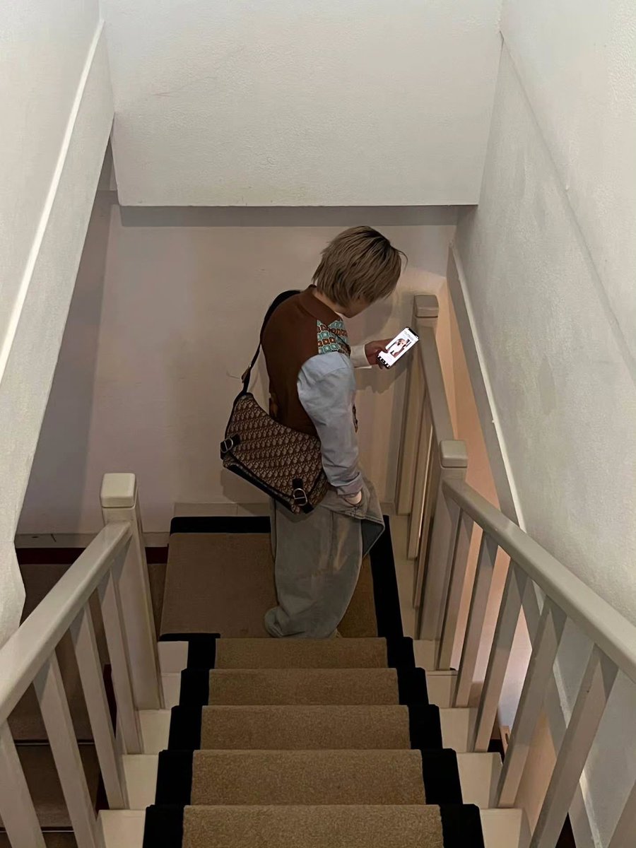 btschartsdailyc's tweet image. #JIMIN via Instagram Post (1)💜

“🍊”
instagram.com/p/DTw7v_-EYfB/…