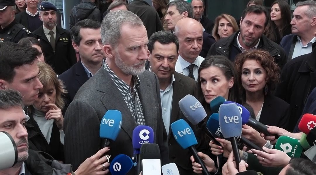 lapaseata's tweet image. #Conversacionesenelandamio  

Tiempos de propaganda. Por @Sr_Gomez_   Francisco Gómez Valencia para #LaPaseata 

lapaseata.net/2026/01/21/tie…

«Es como cuando el PSOE se hizo una auditoría a sí mismo cuando lo de Cerdán, o cuando Óscar Puente se la hizo a la gestión de Ábalos. Pues…