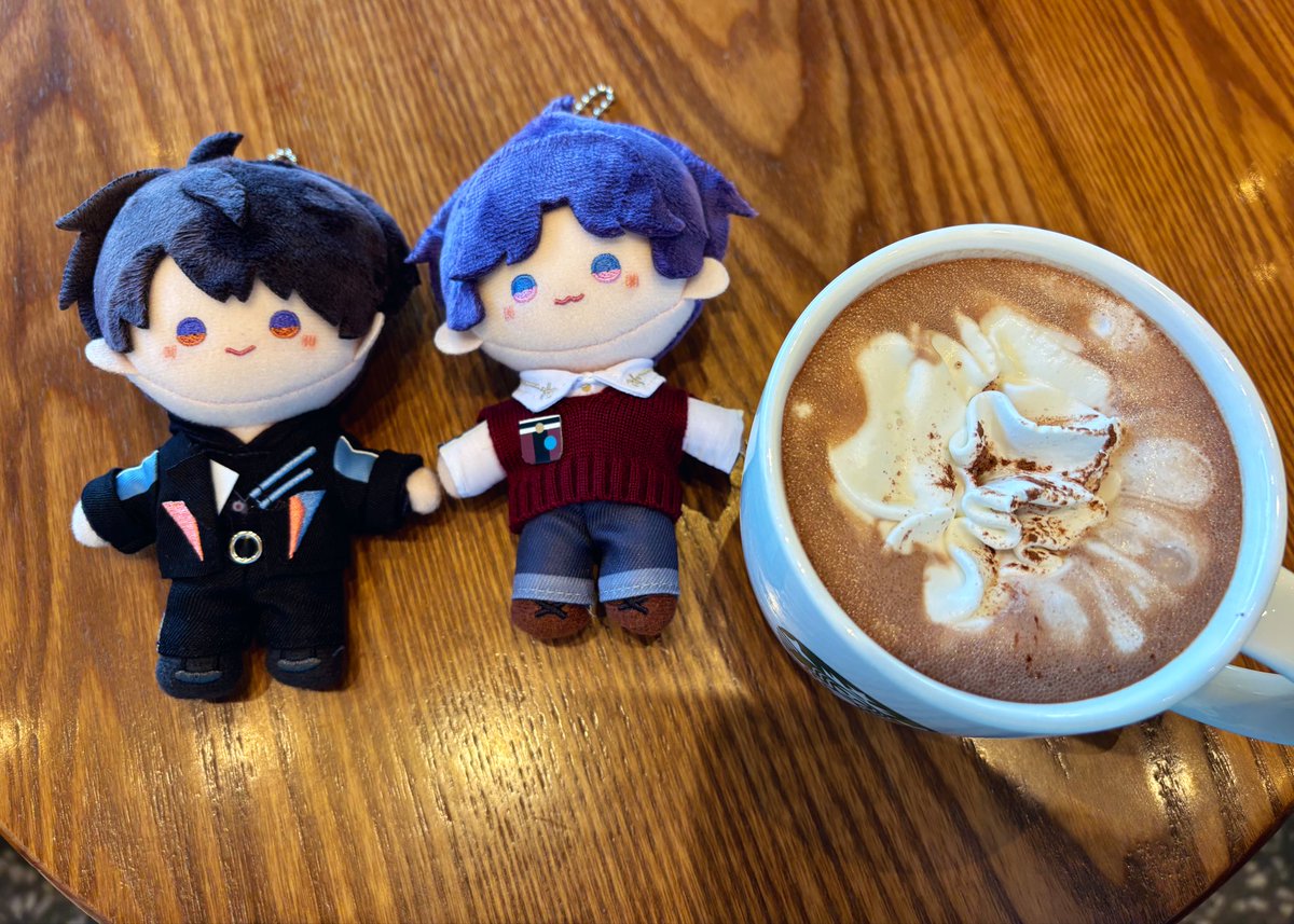 애기들하고 친구랑 카페감