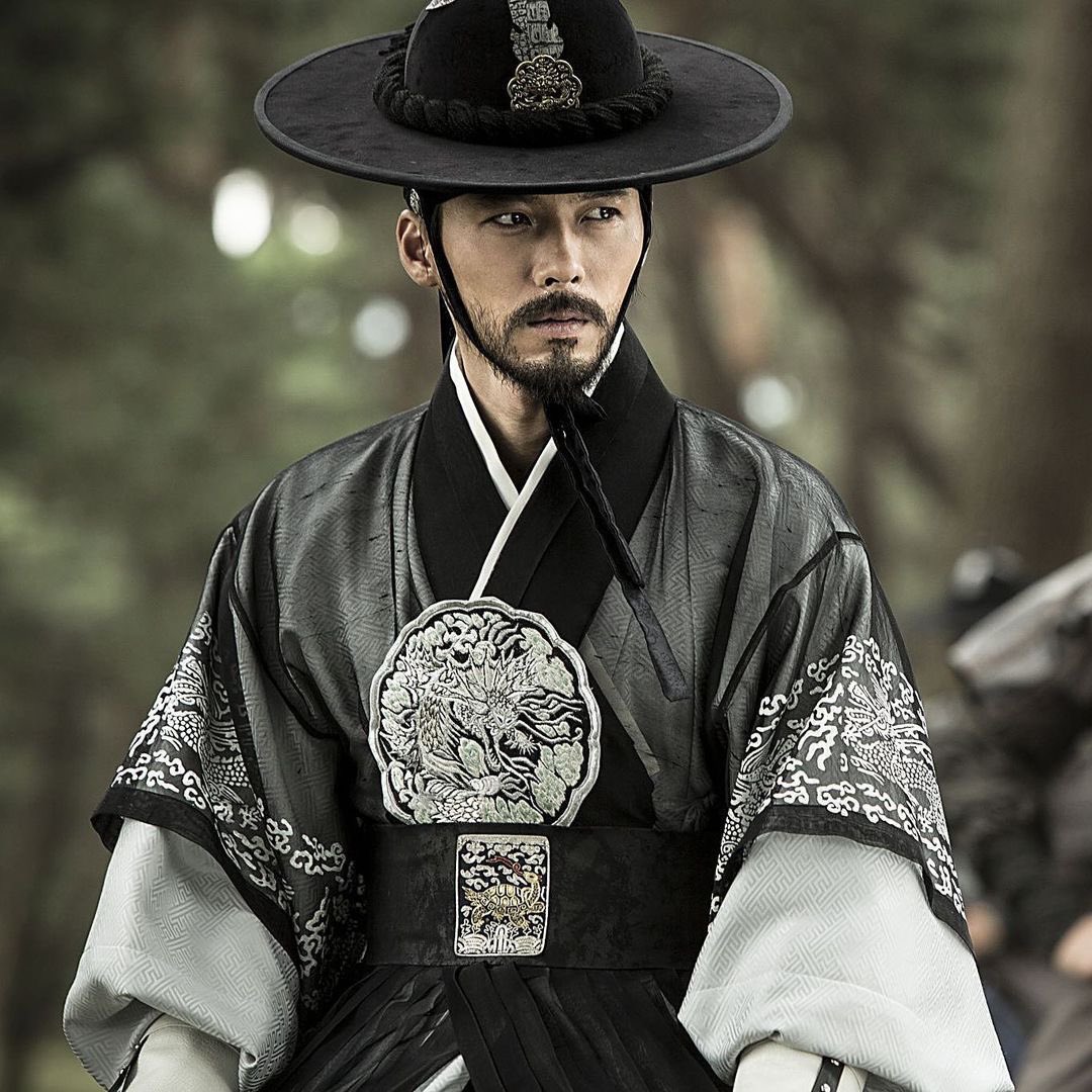 두 분 꼭 만나셨으면 좋겠다
근데 절대 이뤄지지 못하는 사이로